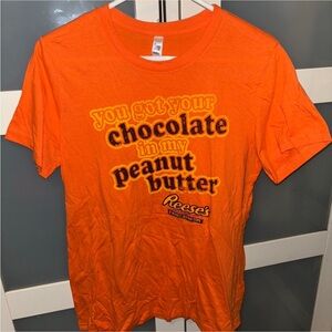 Reese’s Graphic T-shirt🧡🤎